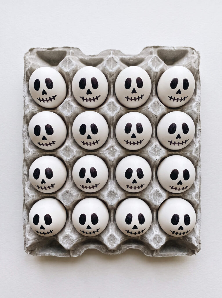 Skeleton Skull Row